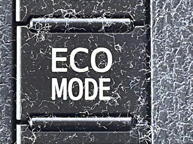 ヴォクシー ハイブリッドＶ　純正ＳＤナビ（Ｂｌｕｅｔｏｏｔｈ，バックカメラ，フルセグＴＶ）　ＬＥＤオートライト　ＵＳＢ入力端子　スマートキー　ＥＴＣ　冷房ＷＡＣ　純正フロアマット　シートヒーター　両側パワースライドドア（29枚目）