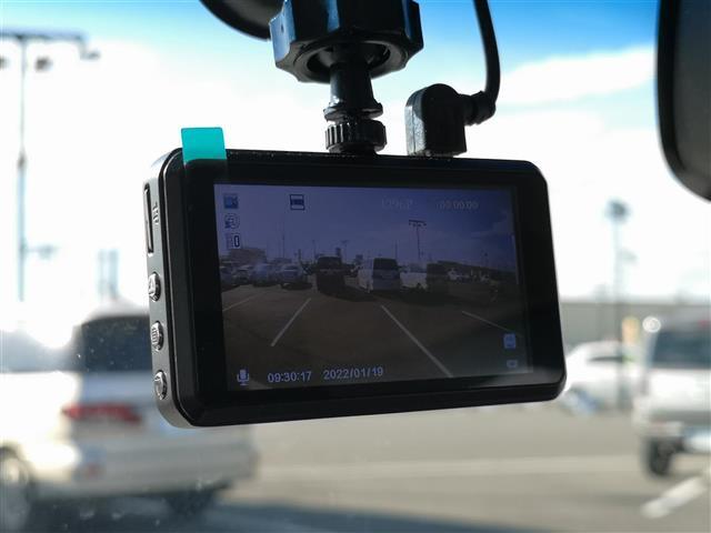 Ｎ－ＢＯＸカスタム Ｇ　ＳＳパッケージ　純正ナビ　ＣＤ　ＤＶＤ　ＡＭ　ＦＭ　ＴＶ　ｉＰｏｄ　ＳＤ　ＵＳＢ　ＢＴ　ＶＴＲ　ＡＵＸ　シートヒーター　両側パワスラ　ＥＴＣ　Ｂカメラ　前方ドラレコ　アイドリングストップ　オートライト　ＬＥＤライト（9枚目）