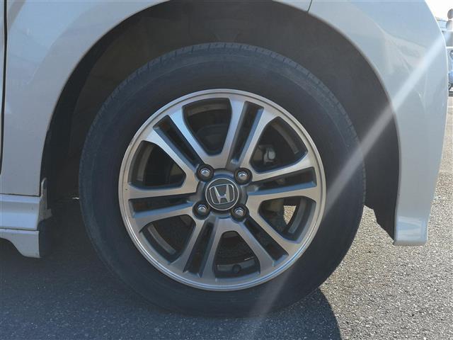 Ｎ－ＢＯＸカスタム Ｇ　ＳＳパッケージ　純正ナビ　ＣＤ　ＤＶＤ　ＡＭ　ＦＭ　ＴＶ　ｉＰｏｄ　ＳＤ　ＵＳＢ　ＢＴ　ＶＴＲ　ＡＵＸ　シートヒーター　両側パワスラ　ＥＴＣ　Ｂカメラ　前方ドラレコ　アイドリングストップ　オートライト　ＬＥＤライト（16枚目）