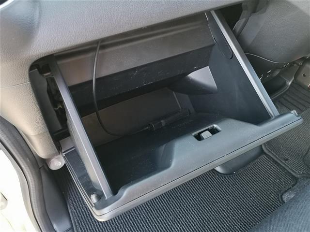 Ｎ－ＢＯＸカスタム Ｇ　ＳＳパッケージ　純正ナビ　ＣＤ　ＤＶＤ　ＡＭ　ＦＭ　ＴＶ　ｉＰｏｄ　ＳＤ　ＵＳＢ　ＢＴ　ＶＴＲ　ＡＵＸ　シートヒーター　両側パワスラ　ＥＴＣ　Ｂカメラ　前方ドラレコ　アイドリングストップ　オートライト　ＬＥＤライト（27枚目）