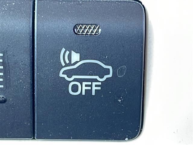 プリウス Ｓセーフティプラス　純正ＳＤナビ（Ｂｌｕｅｔｏｏｔｈ，バックカメラ，フルセグＴＶ，ＣＤ，ＤＶＤ）　横滑り防止装置　クルーズコントロール　コーナーセンサー　レーンキープアシスト　ＬＥＤオートライト　オートマチックハイビーム（7枚目）