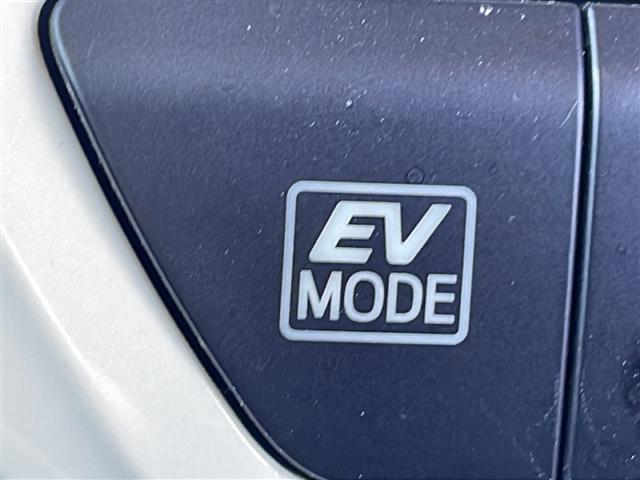 プリウス Ｓセーフティプラス　純正ＳＤナビ（Ｂｌｕｅｔｏｏｔｈ，バックカメラ，フルセグＴＶ，ＣＤ，ＤＶＤ）　横滑り防止装置　クルーズコントロール　コーナーセンサー　レーンキープアシスト　ＬＥＤオートライト　オートマチックハイビーム（11枚目）