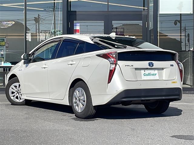 プリウス Ｓセーフティプラス　純正ＳＤナビ（Ｂｌｕｅｔｏｏｔｈ，バックカメラ，フルセグＴＶ，ＣＤ，ＤＶＤ）　横滑り防止装置　クルーズコントロール　コーナーセンサー　レーンキープアシスト　ＬＥＤオートライト　オートマチックハイビーム（19枚目）