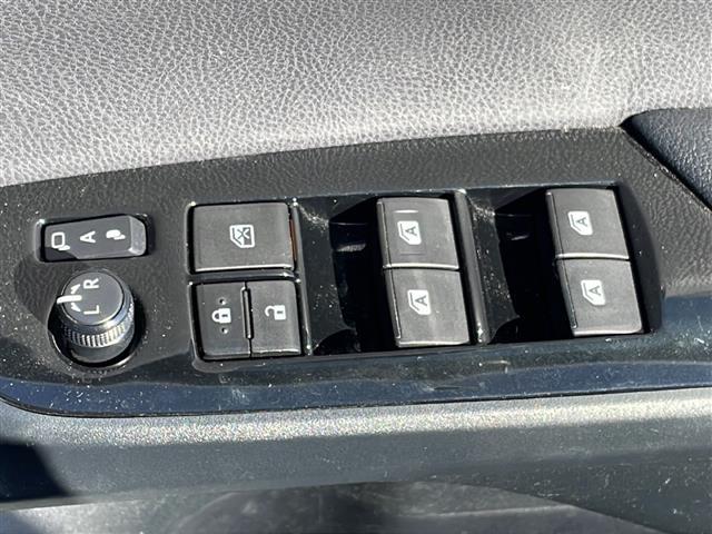 プリウス Ｓセーフティプラス　純正ＳＤナビ（Ｂｌｕｅｔｏｏｔｈ，バックカメラ，フルセグＴＶ，ＣＤ，ＤＶＤ）　横滑り防止装置　クルーズコントロール　コーナーセンサー　レーンキープアシスト　ＬＥＤオートライト　オートマチックハイビーム（20枚目）