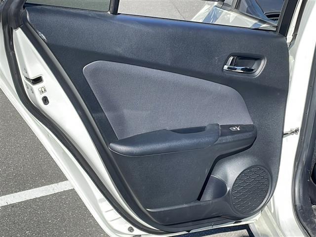 プリウス Ｓセーフティプラス　純正ＳＤナビ（Ｂｌｕｅｔｏｏｔｈ，バックカメラ，フルセグＴＶ，ＣＤ，ＤＶＤ）　横滑り防止装置　クルーズコントロール　コーナーセンサー　レーンキープアシスト　ＬＥＤオートライト　オートマチックハイビーム（40枚目）