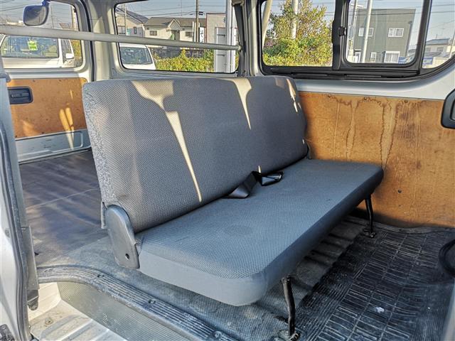 ハイエースバン DX 社外ナビ AM FM BT ETC ヘッドライトレベライザー 両側スライドドア 純正フロアマット 社外アルミホイール(14枚目)