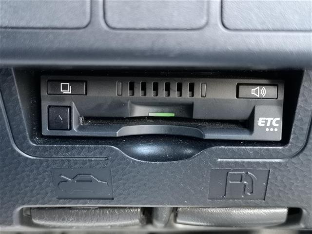 ルーミー カスタムG S 純正ナビ AM FM DISC SD TV BT USB iPod HDMI シートヒーター 両側電動 ETC 全方位カメラ 後方コーナーセンサー アイドリングストップ 横滑り防止装置 衝突被害軽減(8枚目)