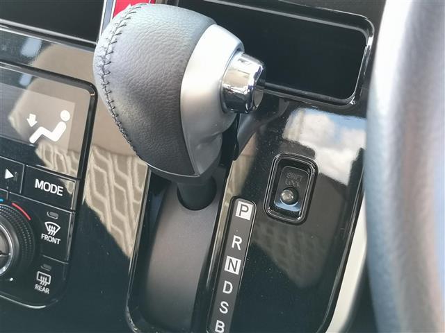 ルーミー カスタムG S 純正ナビ AM FM DISC SD TV BT USB iPod HDMI シートヒーター 両側電動 ETC 全方位カメラ 後方コーナーセンサー アイドリングストップ 横滑り防止装置 衝突被害軽減(24枚目)