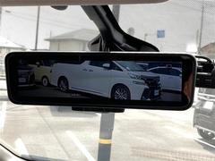 ◆スマートルームミラー◆車室内の状況にかかわらず、車両後方にあるカメラの映像をルームミラーに映し出します。 7