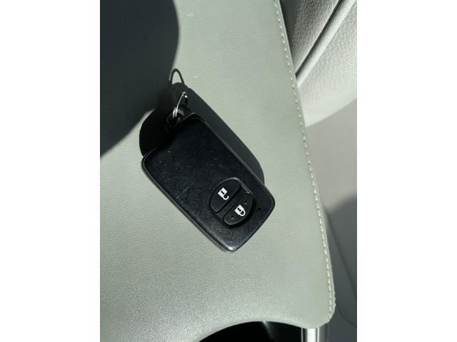 S 純正メモリーナビ バックカメラ クルーズコントロール ビルトインETC キセノン オートライト シートカバー ステアリングスイッチ スマートキー 新車保証書 取扱説明書(39枚目)