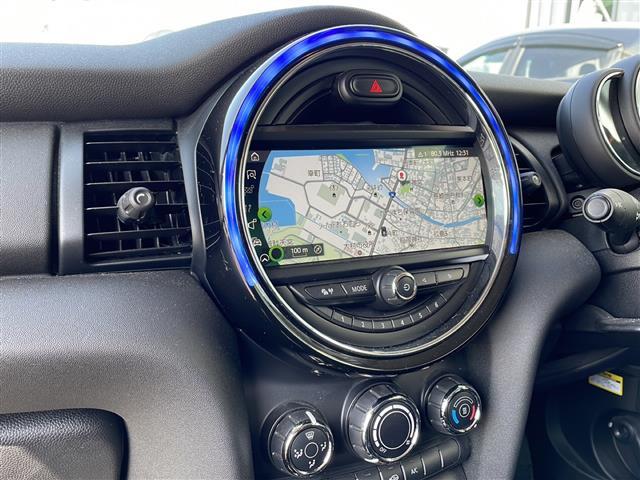 ワン　禁煙車　純正メーカーナビ　Ｂｌｕｅｔｏｏｔｈ　スマートキー　バックカメラ　リアプライバシーガラス　ＬＥＤヘッドライト　ＬＥＤフォグランプ　ＥＴＣ　純正１５インチアルミ　オプションミラーカバー(18枚目)