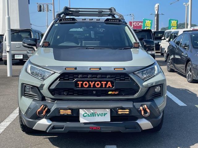 ＲＡＶ４ アドベンチャー　純正ディスプレイオーディオ／全方位カメラ／合皮レザーシート／パワーシート／シートヒーター／エアーシート／衝突軽減／レーダークルーズ／ドラレコ前後／ハンドルヒーター／キャリアー／ＴＲＤ／社外ライト付き（6枚目）