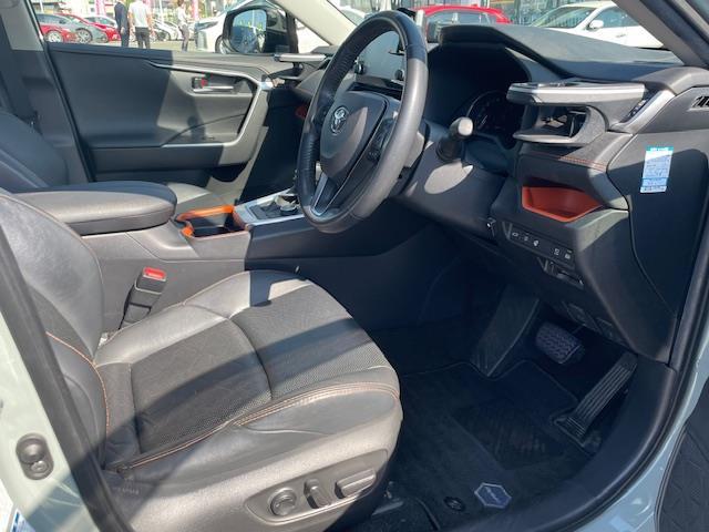 ＲＡＶ４ アドベンチャー　純正ディスプレイオーディオ／全方位カメラ／合皮レザーシート／パワーシート／シートヒーター／エアーシート／衝突軽減／レーダークルーズ／ドラレコ前後／ハンドルヒーター／キャリアー／ＴＲＤ／社外ライト付き（15枚目）