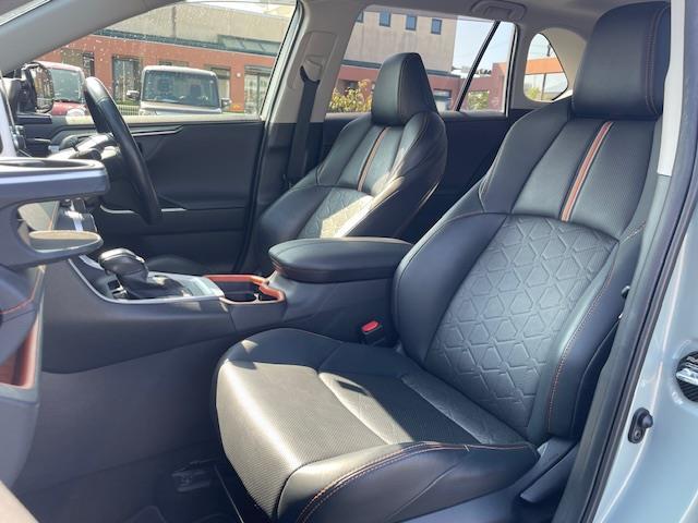 ＲＡＶ４ アドベンチャー　純正ディスプレイオーディオ／全方位カメラ／合皮レザーシート／パワーシート／シートヒーター／エアーシート／衝突軽減／レーダークルーズ／ドラレコ前後／ハンドルヒーター／キャリアー／ＴＲＤ／社外ライト付き（16枚目）