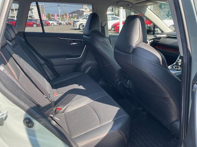 ＲＡＶ４ アドベンチャー　純正ディスプレイオーディオ／全方位カメラ／合皮レザーシート／パワーシート／シートヒーター／エアーシート／衝突軽減／レーダークルーズ／ドラレコ前後／ハンドルヒーター／キャリアー／ＴＲＤ／社外ライト付き（19枚目）