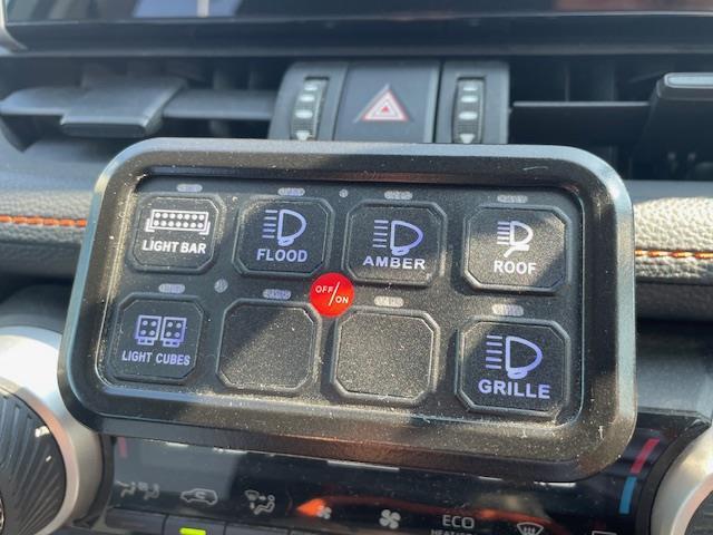 ＲＡＶ４ アドベンチャー　純正ディスプレイオーディオ／全方位カメラ／合皮レザーシート／パワーシート／シートヒーター／エアーシート／衝突軽減／レーダークルーズ／ドラレコ前後／ハンドルヒーター／キャリアー／ＴＲＤ／社外ライト付き（24枚目）