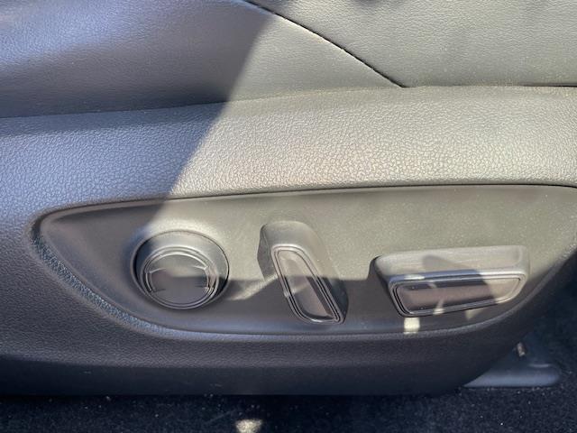 ＲＡＶ４ アドベンチャー　純正ディスプレイオーディオ／全方位カメラ／合皮レザーシート／パワーシート／シートヒーター／エアーシート／衝突軽減／レーダークルーズ／ドラレコ前後／ハンドルヒーター／キャリアー／ＴＲＤ／社外ライト付き（32枚目）