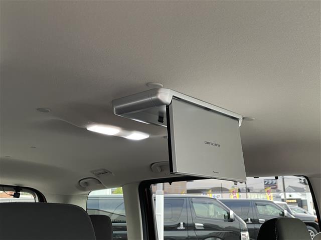 セレナ e-パワー ハイウェイスターV ワンオーナー パナソニック10インチナビ フリップダウンモニター アラウンドビューモニター 前席シートヒーター ステアリングヒーター エマージェンシーブレーキ レーンキープアシスト BSM(3枚目)