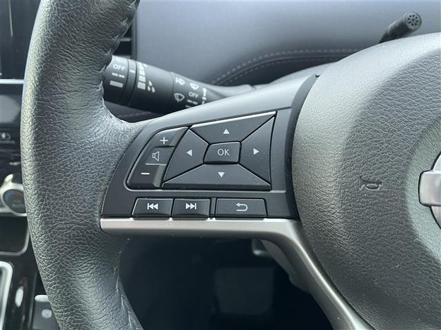 セレナ e-パワー ハイウェイスターV ワンオーナー パナソニック10インチナビ フリップダウンモニター アラウンドビューモニター 前席シートヒーター ステアリングヒーター エマージェンシーブレーキ レーンキープアシスト BSM(5枚目)