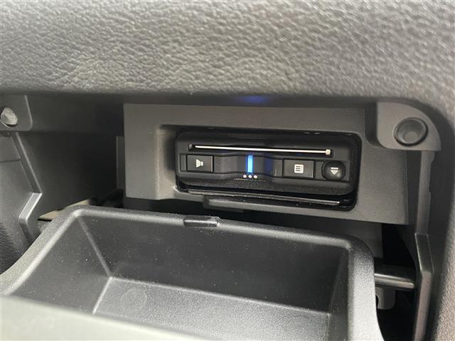 セレナ e-パワー ハイウェイスターV ワンオーナー パナソニック10インチナビ フリップダウンモニター アラウンドビューモニター 前席シートヒーター ステアリングヒーター エマージェンシーブレーキ レーンキープアシスト BSM(12枚目)