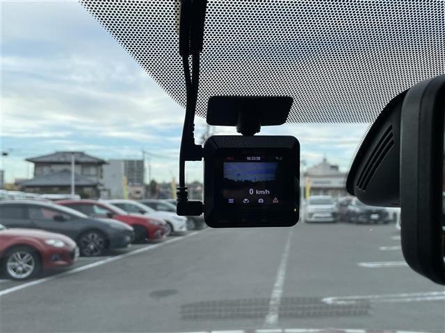 セレナ e-パワー ハイウェイスターV ワンオーナー パナソニック10インチナビ フリップダウンモニター アラウンドビューモニター 前席シートヒーター ステアリングヒーター エマージェンシーブレーキ レーンキープアシスト BSM(13枚目)