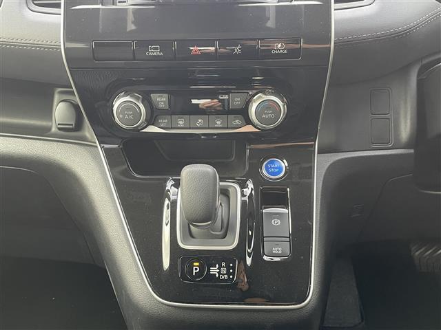 セレナ e-パワー ハイウェイスターV ワンオーナー パナソニック10インチナビ フリップダウンモニター アラウンドビューモニター 前席シートヒーター ステアリングヒーター エマージェンシーブレーキ レーンキープアシスト BSM(15枚目)