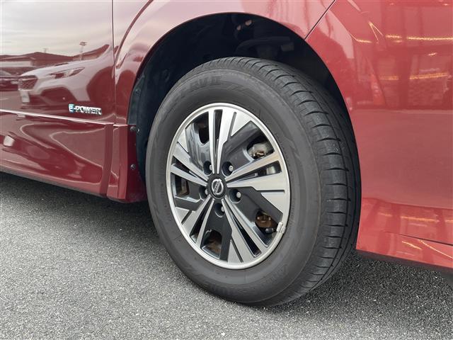 セレナ e-パワー ハイウェイスターV ワンオーナー パナソニック10インチナビ フリップダウンモニター アラウンドビューモニター 前席シートヒーター ステアリングヒーター エマージェンシーブレーキ レーンキープアシスト BSM(26枚目)