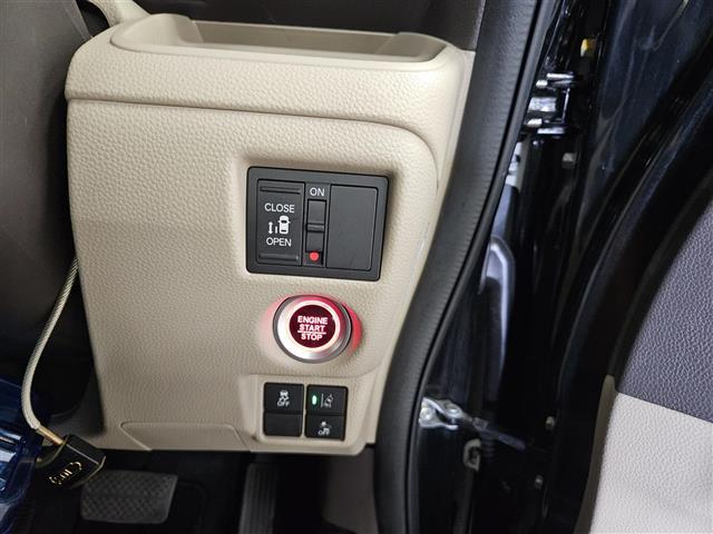 N-BOX G・EXホンダセンシング 純正ナビ フルセグ パワースライドドア(助手席側) バックカメラ ビルトインETC 前後ドラレコ クルコン ホンダセンシング オートライト LEDヘッドランプ ステアリングスイッチ 禁煙車(4枚目)