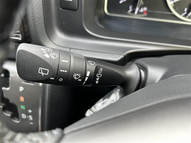 ハイエースバン ワンオーナー/社外フルエアロ/社外17インチアルミ/社外LEDテールランプ/パノラミックビューモニター/デジタルインナーミラー/ウッドコンビステアリング/社外メモリーナビ(BT/DVD/フルセグ)(21枚目)