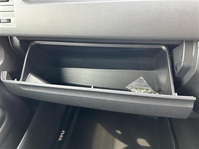 ハイエースバン ワンオーナー/社外フルエアロ/社外17インチアルミ/社外LEDテールランプ/パノラミックビューモニター/デジタルインナーミラー/ウッドコンビステアリング/社外メモリーナビ(BT/DVD/フルセグ)(28枚目)