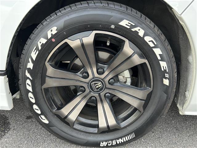 ハイエースバン ワンオーナー/社外フルエアロ/社外17インチアルミ/社外LEDテールランプ/パノラミックビューモニター/デジタルインナーミラー/ウッドコンビステアリング/社外メモリーナビ(BT/DVD/フルセグ)(33枚目)