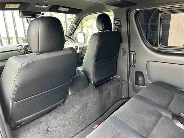 ハイエースバン ワンオーナー/社外フルエアロ/社外17インチアルミ/社外LEDテールランプ/パノラミックビューモニター/デジタルインナーミラー/ウッドコンビステアリング/社外メモリーナビ(BT/DVD/フルセグ)(37枚目)