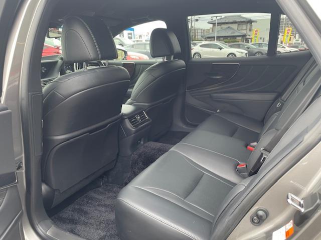 LS LS500h Iパッケージ 純正ナビ/CD/DVD/BT/USB/フルセグ/全方位/黒レザーシート/パワーシート/メモリーシート/シートヒーター/エアーシート/ステアリングヒーター/BSM/デジタルインナー/レーダークルーズ(21枚目)