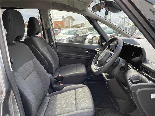 セレナ XV 純正9型ナビ プロパイロット バックカメラ ETC 両側パワースライドドア エマージェンシーブレーキ ブラインドスポットモニター レーンキープアシスト クリアランスソナー オートハイビーム スペアキー(17枚目)