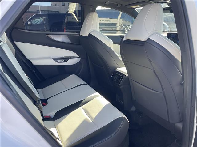 NX NX350h Fスポーツ 純正ナビ/フルセグ/全方位カメラ/マークレビンソン/パノラマルーフ/本革シート/パワーシート/メモリーシート/シートヒーター/エアーシート/BSM/ドラレコ前後/LEDライト/レーダークルーズ(20枚目)