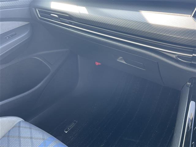 ゴルフＲ ＴＳＩ　４モーション　純正ナビ／フルセグ／バックカメラ／ハーフレザーシート／シートヒーター／ステアリングヒーター／レーダークルーズ／ビルトインＥＴＣ（34枚目）