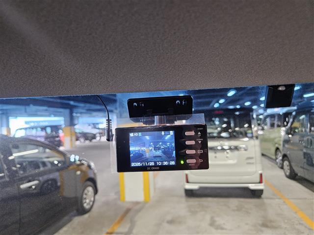 N-BOX G・ターボLパッケージ 禁煙車 ワンオーナ バックカメラ ドラレコ クルコン 純正オプHIDヘッドランプ オートライト ターボ 純正ナビTV 両側パワスラ ビルトインETC 純正14インチAW スマートキー エンジンスイッチ(5枚目)