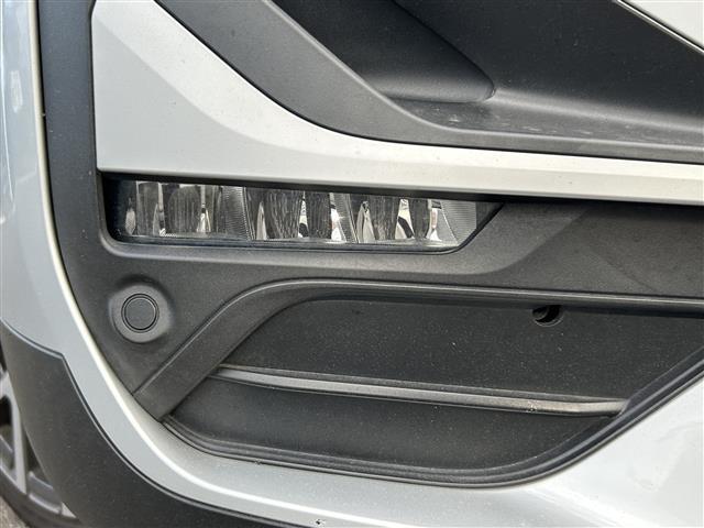 X1 xDrive 18d xライン 純正ナビ/Pスタート/スマートキー/ステアリングスイッチ/レーダークルコン/ドライブモードセレクト/クリアランスソナー/社外フロアマット/純正19インチAW/LEDヘッドライト/ハーフレザー/ETC(8枚目)