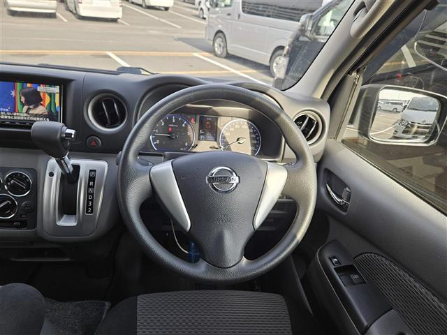 NV350キャラバンバン ロングプレミアムGXターボ 禁煙車 バックカメラ 前後ドライブレコーダー エマブレ デジタルルームミラー 純正HIDオートライト 社外ナビTV ビルトインETC 社外15インチAW スマートキー プッシュエンジンスタート(2枚目)