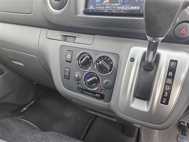 NV350キャラバンバン ロングプレミアムGXターボ 禁煙車 バックカメラ 前後ドライブレコーダー エマブレ デジタルルームミラー 純正HIDオートライト 社外ナビTV ビルトインETC 社外15インチAW スマートキー プッシュエンジンスタート(20枚目)