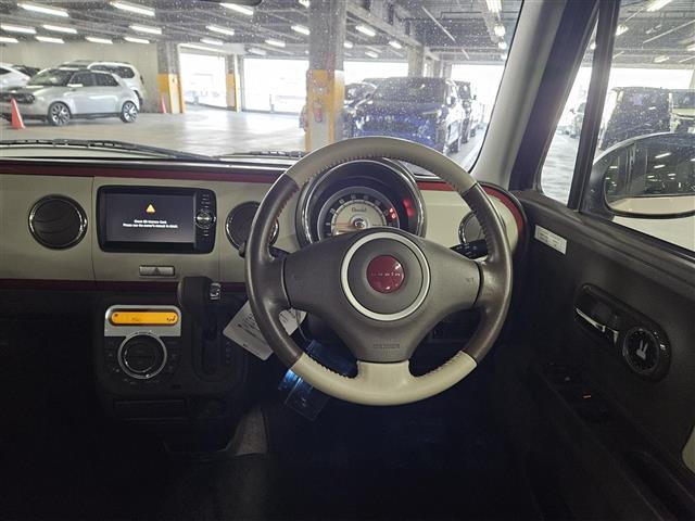 アルトラパン X 禁煙車 バックカメラ HIDヘッドランプ オートライト 純正MOPナビ ワンセグテレビ オートエアコン 革巻きステアリング レザー調シート 純正14インチAW スマートキー プッシュエンジンスタート(2枚目)