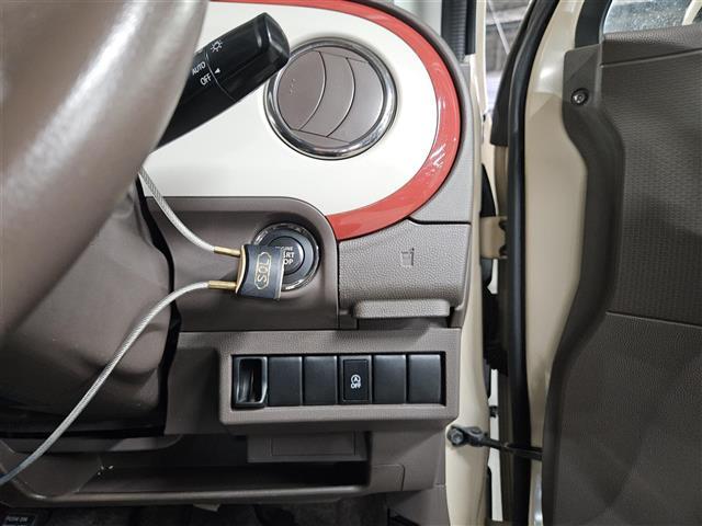 アルトラパン X 禁煙車 バックカメラ HIDヘッドランプ オートライト 純正MOPナビ ワンセグテレビ オートエアコン 革巻きステアリング レザー調シート 純正14インチAW スマートキー プッシュエンジンスタート(4枚目)