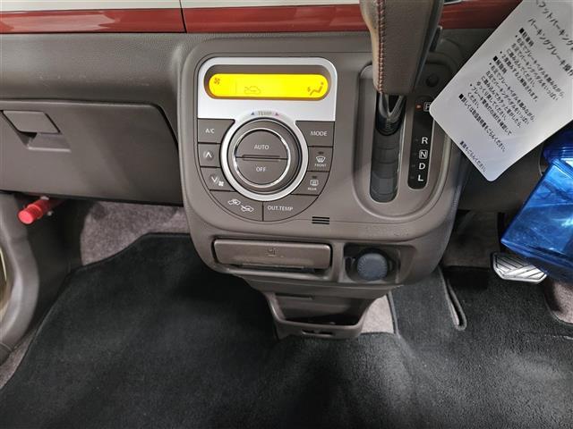 アルトラパン X 禁煙車 バックカメラ HIDヘッドランプ オートライト 純正MOPナビ ワンセグテレビ オートエアコン 革巻きステアリング レザー調シート 純正14インチAW スマートキー プッシュエンジンスタート(5枚目)