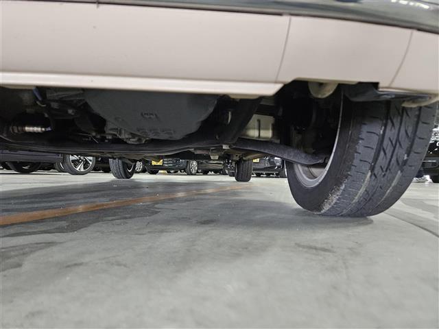 アルトラパン X 禁煙車 バックカメラ HIDヘッドランプ オートライト 純正MOPナビ ワンセグテレビ オートエアコン 革巻きステアリング レザー調シート 純正14インチAW スマートキー プッシュエンジンスタート(36枚目)