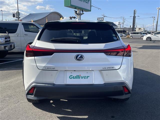 UX UX250h バージョンC パノラミックビューモニター ブラインドスポットモニター 合皮レザーシート 前席パワーシート 前席シートヒーター ドライブレコーダー 純正ナビ LEDヘッドライト オートライト ハンドルヒーター(26枚目)