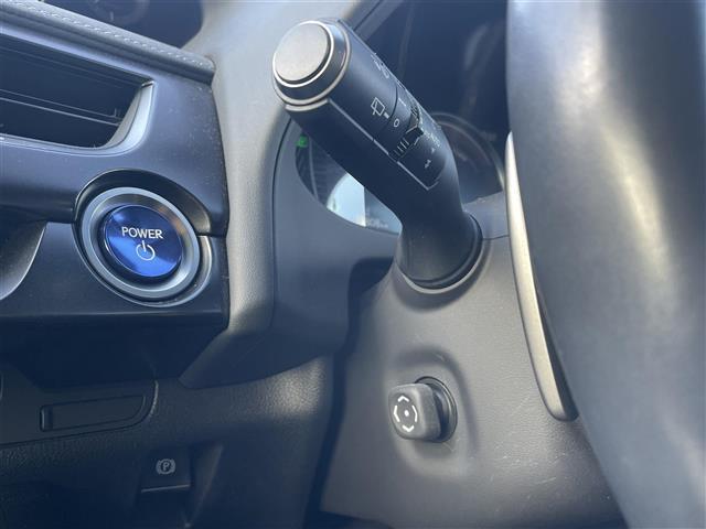 UX UX250h バージョンC パノラミックビューモニター ブラインドスポットモニター 合皮レザーシート 前席パワーシート 前席シートヒーター ドライブレコーダー 純正ナビ LEDヘッドライト オートライト ハンドルヒーター(29枚目)