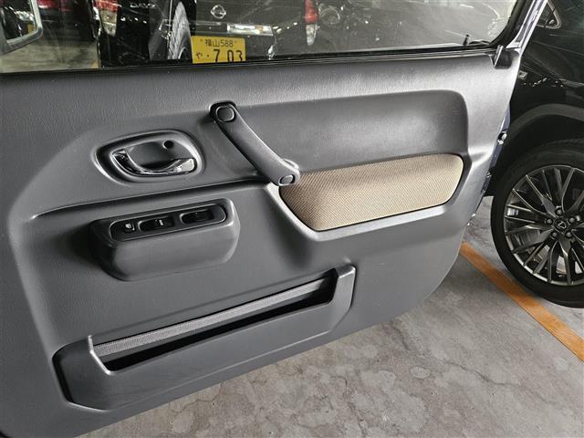 ジムニー ランドベンチャー IC付ターボ 禁煙車 社外LEDヘッドランプ 革巻きステアリング ステアリングスイッチ 合皮シート 前席シートヒーター 純正16インチアルミホイール リモコンキー(22枚目)