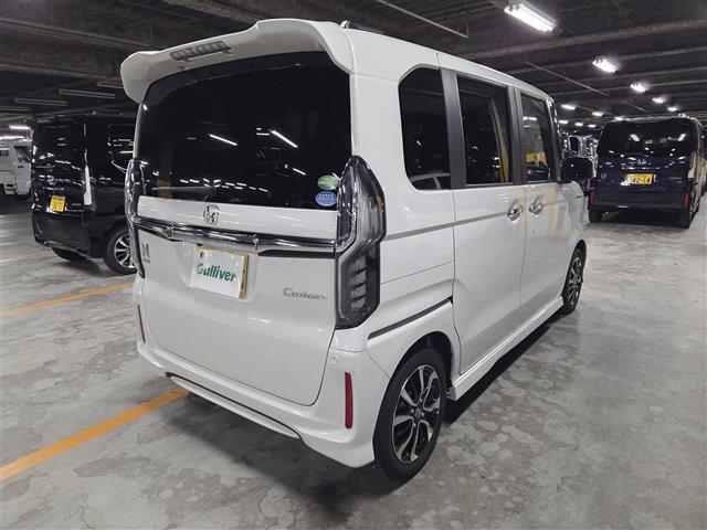 N-BOXカスタム G・Lホンダセンシング 禁煙車 バックカメラ アダプティブクルコン エマブレ 車線維持 誤発進抑制 LEDヘッドランプ 純正8型ナビ 片側パワスラ ビルトインETC 前席シートヒーター 純正14インチAW エンジンスイッチ(30枚目)