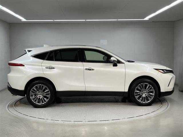 ハリアー Ｚ　盗難防止　パノラマルーフ　運転席パワーシート　地デジ　横滑防止装置　リアビューカメラ　ヘッドライトＬＥＤ　アルミホイール　点検記録簿　Ｗエアバッグ　キーレス　ドラレコ付き　スマートキ－　エアコン（3枚目）