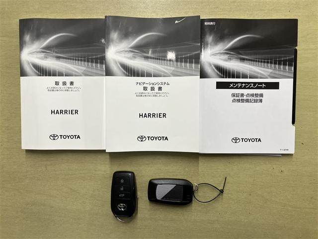 ハリアー Ｚ　盗難防止　パノラマルーフ　運転席パワーシート　地デジ　横滑防止装置　リアビューカメラ　ヘッドライトＬＥＤ　アルミホイール　点検記録簿　Ｗエアバッグ　キーレス　ドラレコ付き　スマートキ－　エアコン（27枚目）